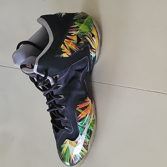 Nike LeBron 11 Everglades - Picture 5 of 8